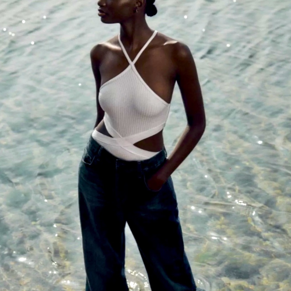 ZARA Medium White Ribbed Cut Out Bodysuit